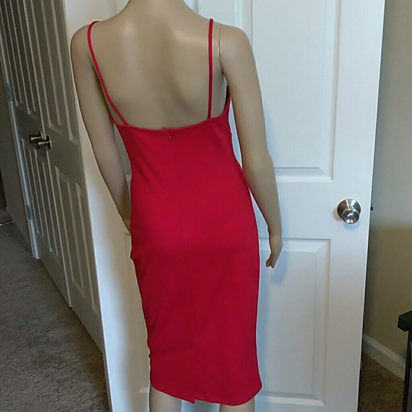 Sexy low cut red form firing midi dress - Picture 2 of 3
